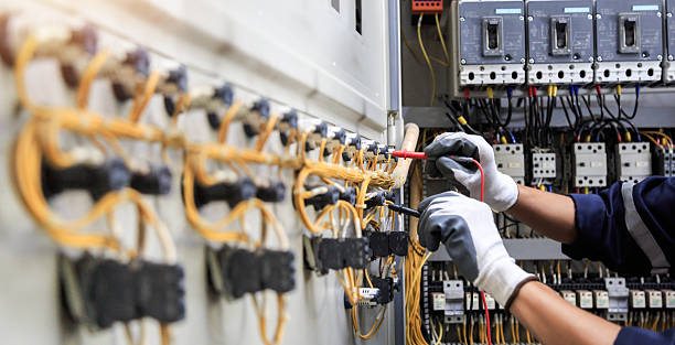 Professional Electrician technician working in South Pekin, IL